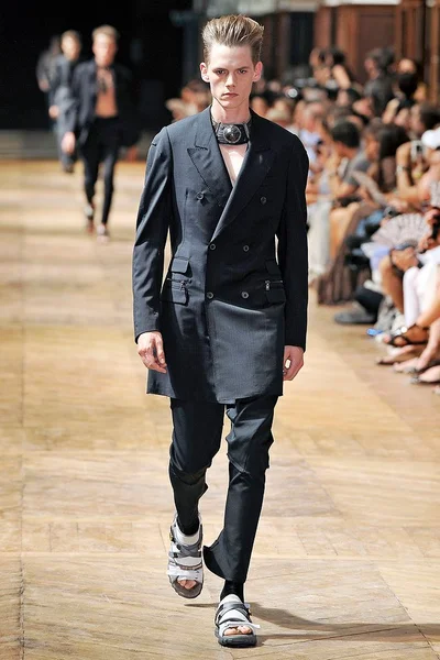 Look 1